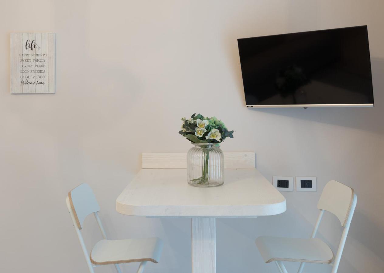 Residenza Conca Verde B&B Il Monolocale Rogolo Dış mekan fotoğraf